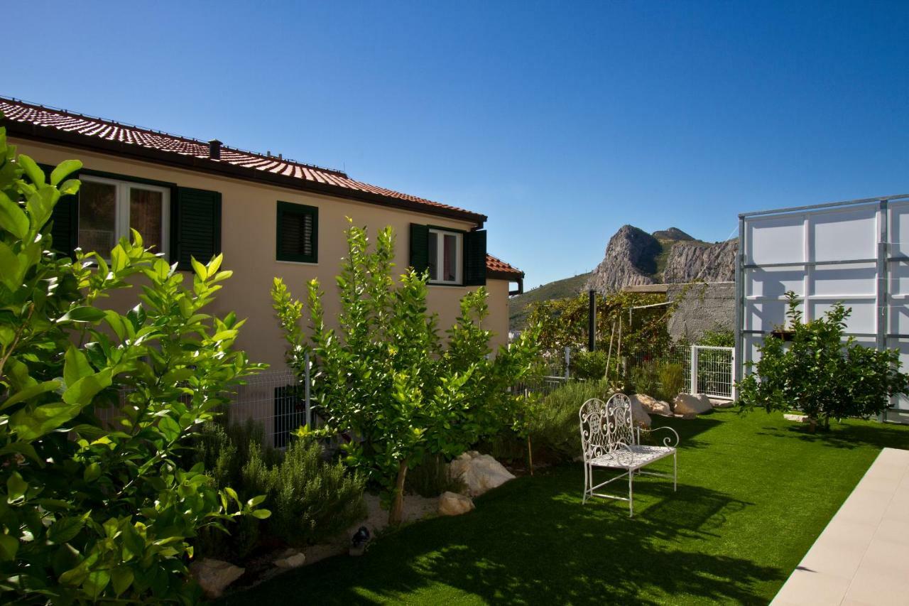 Villa Omis Michy - Family House For Big And Small Groups Exteriér fotografie